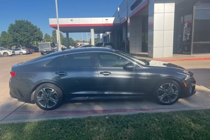 2022 Kia K5 EX photo 1