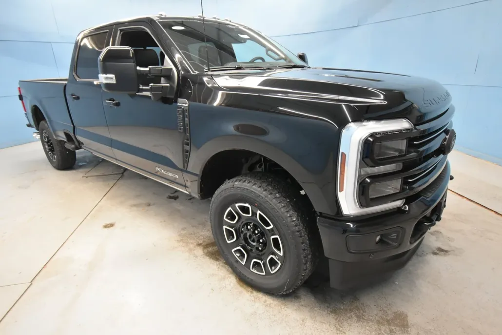 2026 Ford F-350 Platinum photo 1