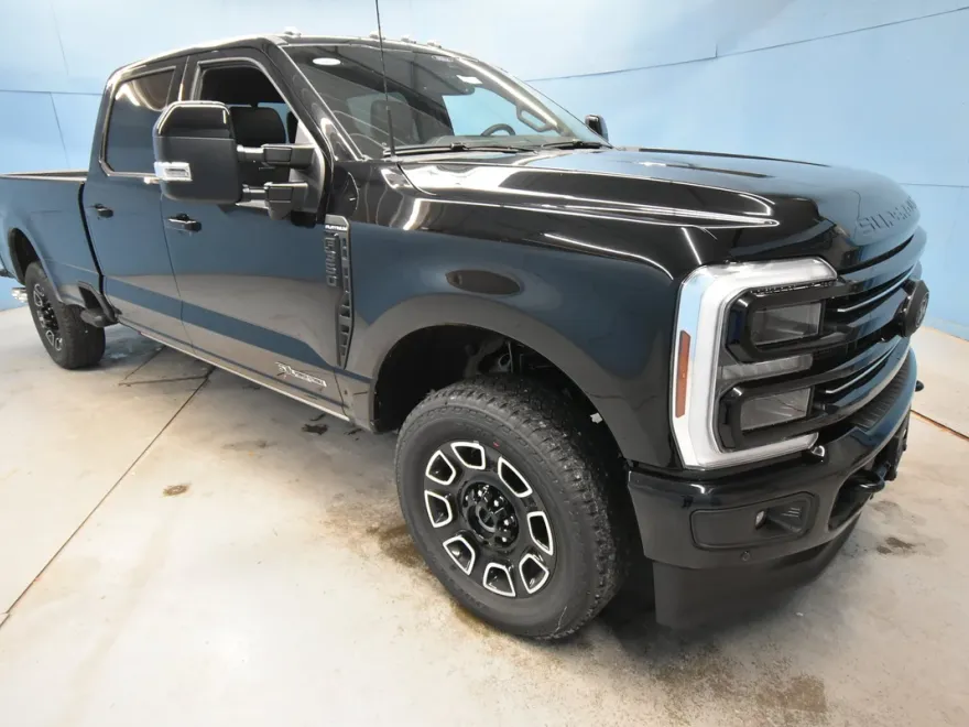 2026 Ford F-350 Platinum photo 1