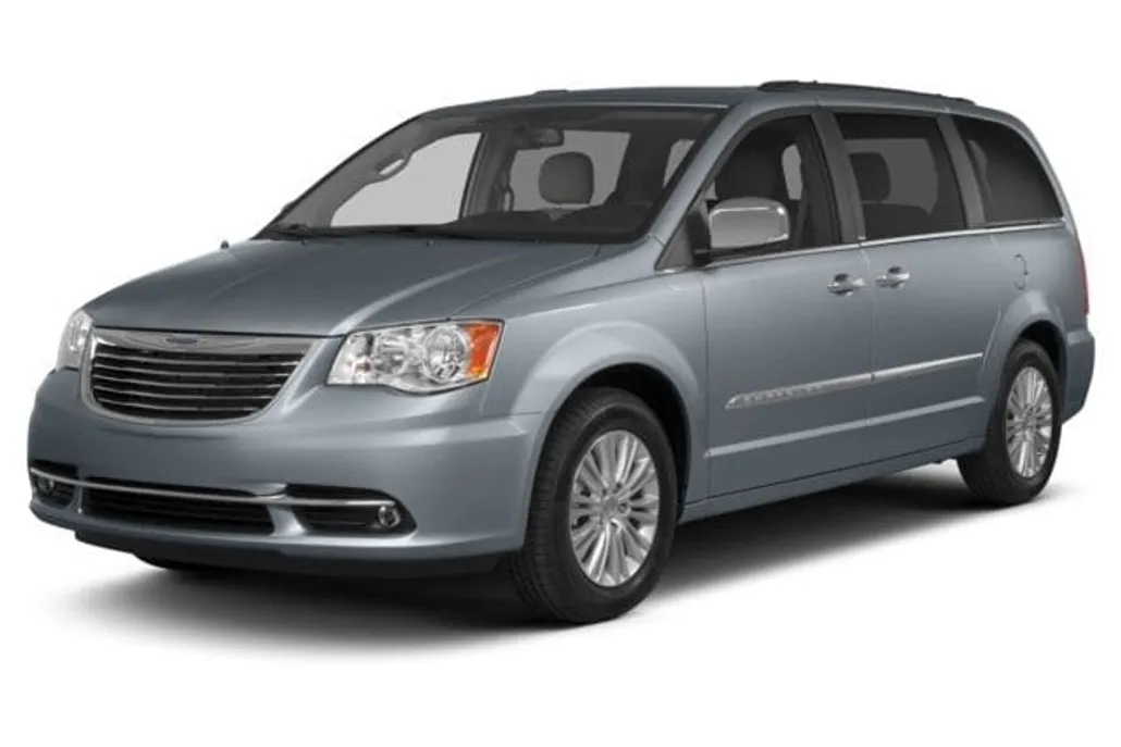 2013 Chrysler Town & Country photo 1