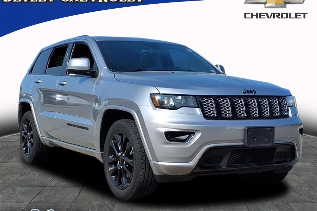 2018 Jeep Grand Cherokee Altitude photo 1
