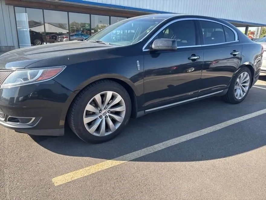 2014 Lincoln MKS photo 1