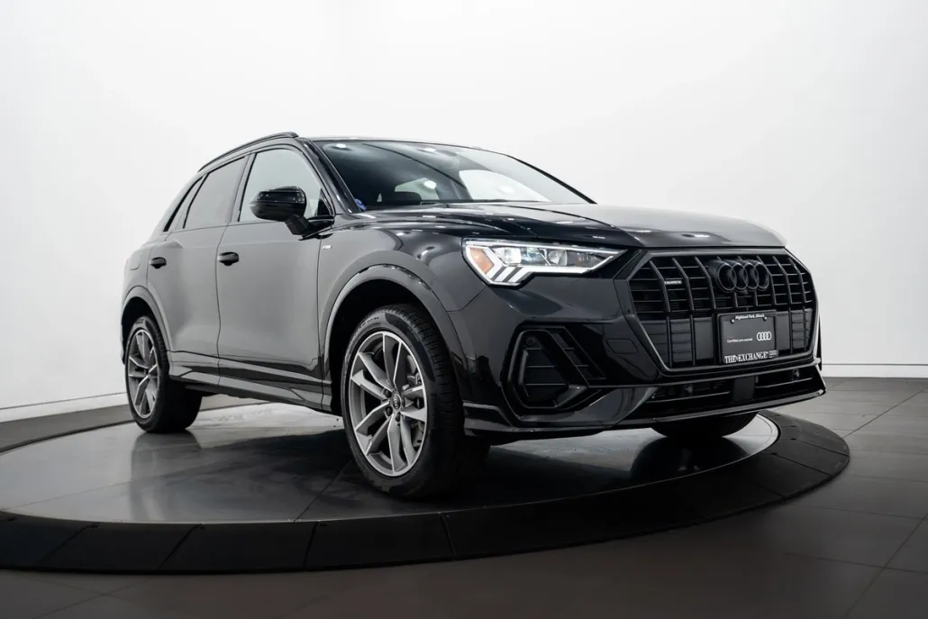 2023 Audi Q3 S line Premium Plus photo 1