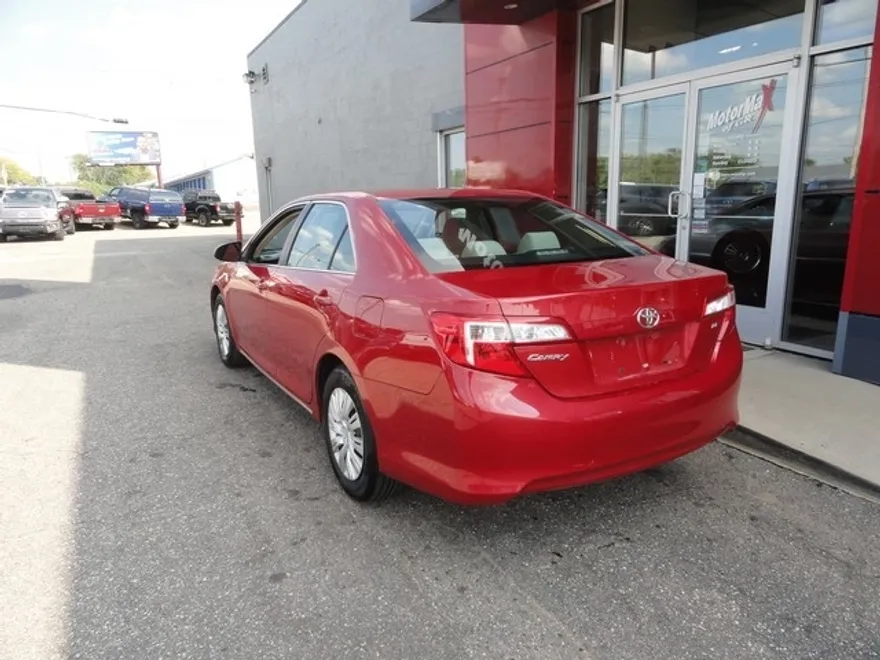 2014 Toyota Camry photo 1