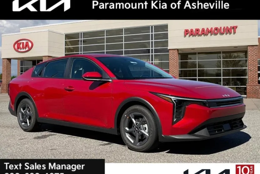 2025 Kia K4 LXS photo 1