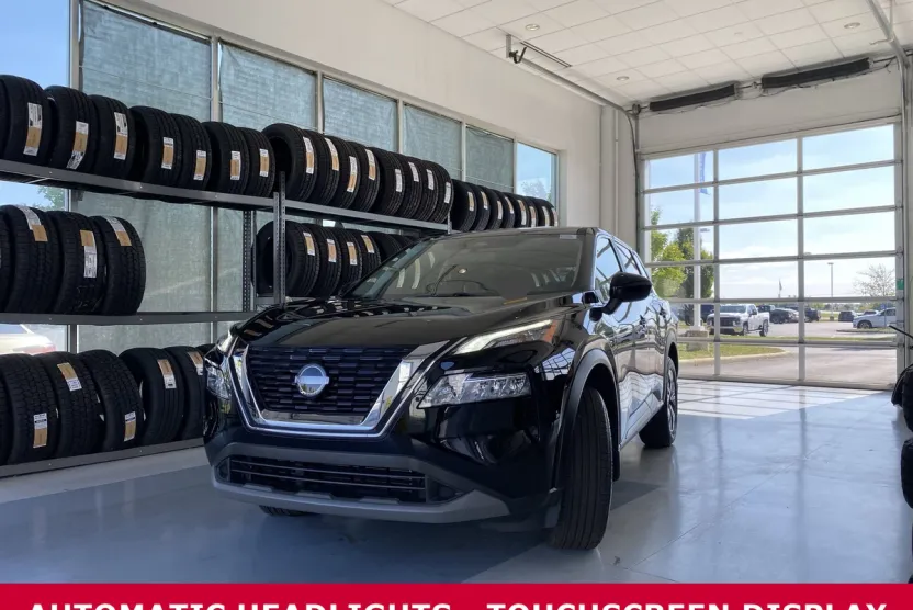 2023 Nissan Rogue AWD SV photo 1