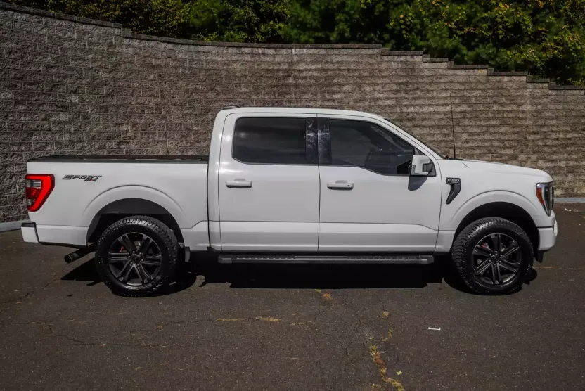 2021 Ford F-150 Lariat photo 1