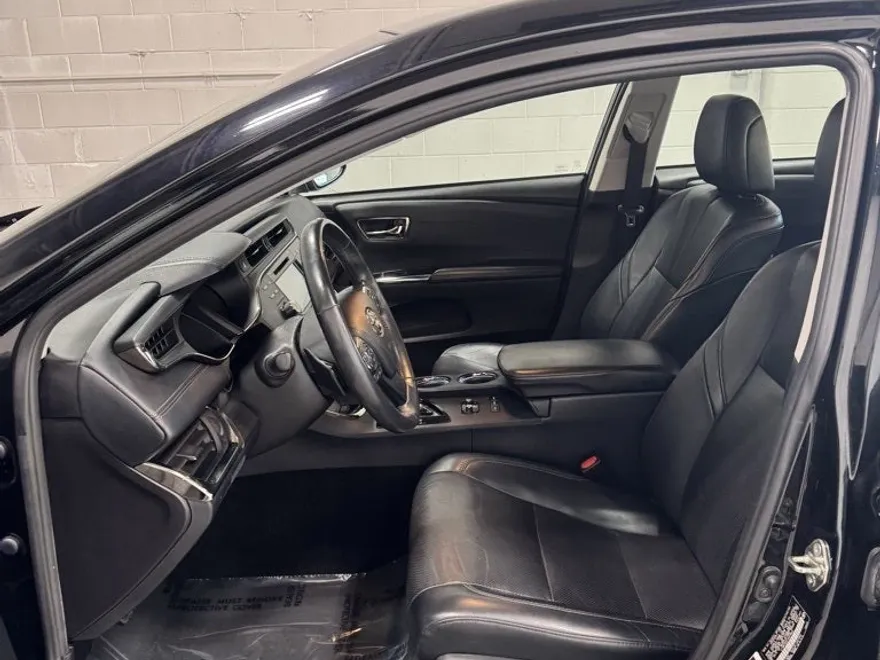 2018 Toyota Avalon Limited photo 1