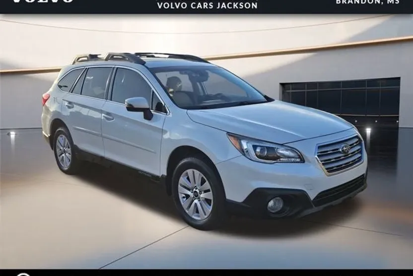 2017 Subaru Outback 2.5i Premium photo 1