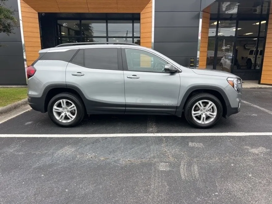 2023 Gmc Terrain SLE photo 1