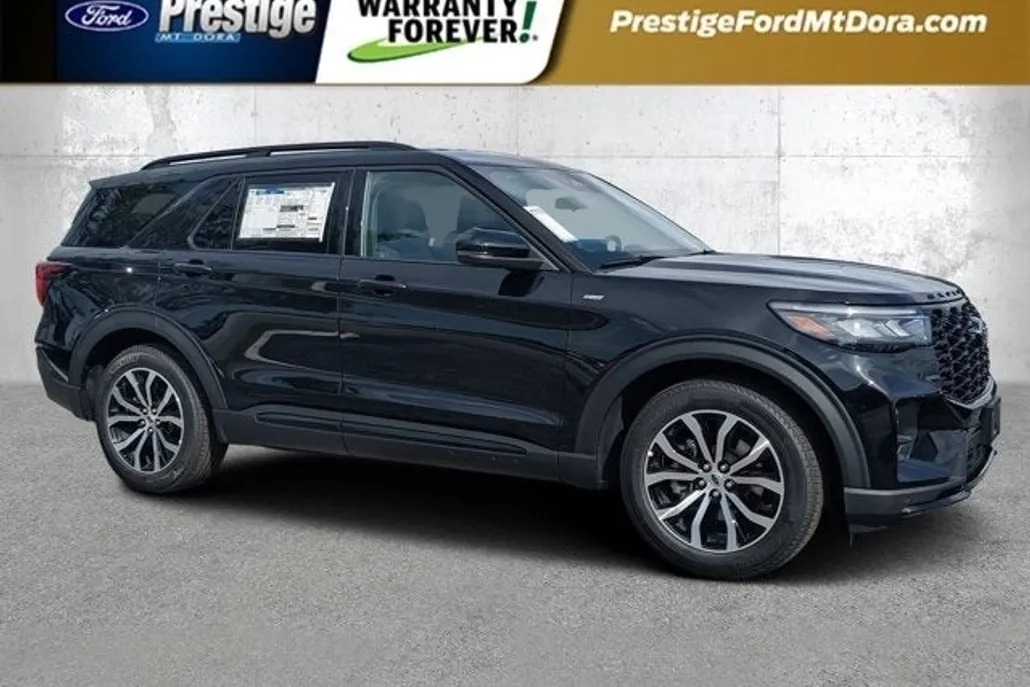 2025 Ford Explorer ST photo 1
