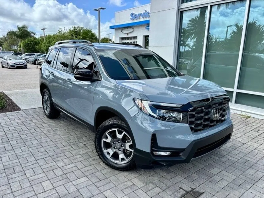 2023 Honda Passport TrailSport photo 1