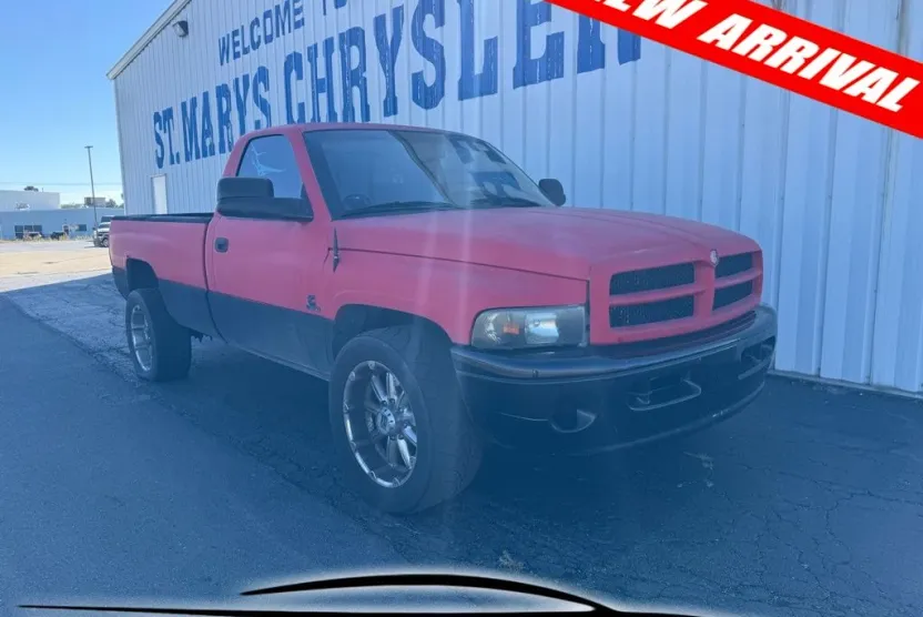 2002 Dodge Ram ST photo 1