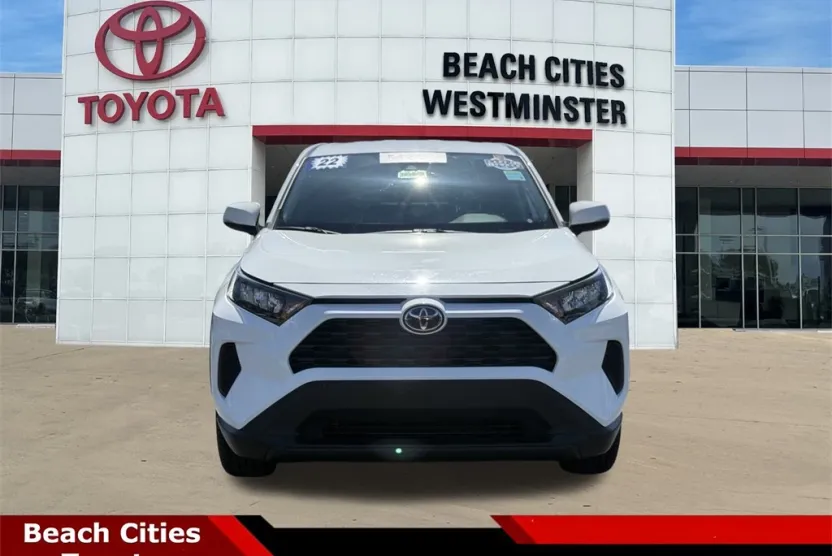 2022 Toyota RAV4 LE photo 1