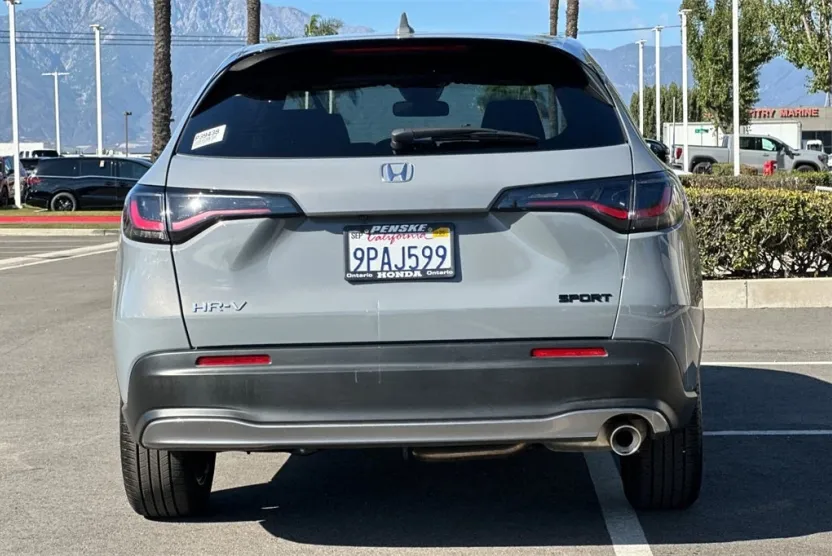 2025 Honda HR-V Sport photo 1