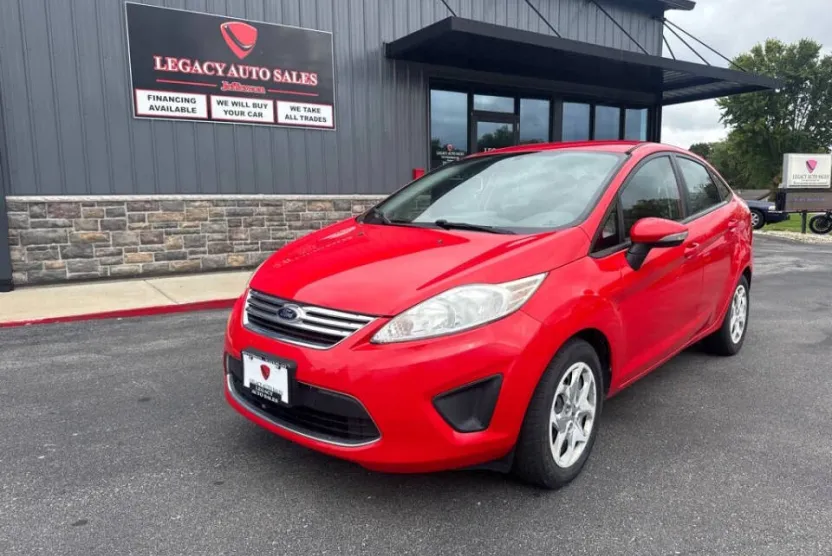2013 Ford Fiesta SE photo 1