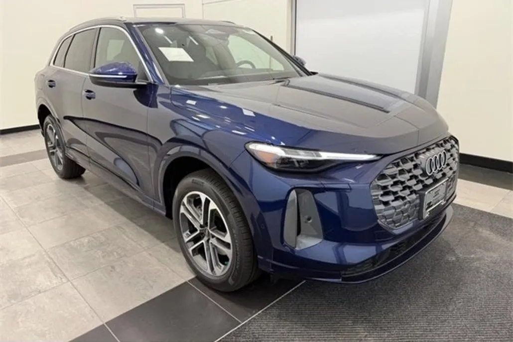 2025 Audi Q5 2.0T Premium Plus photo 1