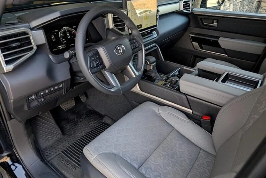 2025 Toyota Tundra Limited photo 1