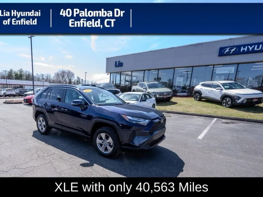 2023 Toyota RAV4 XLE photo 1