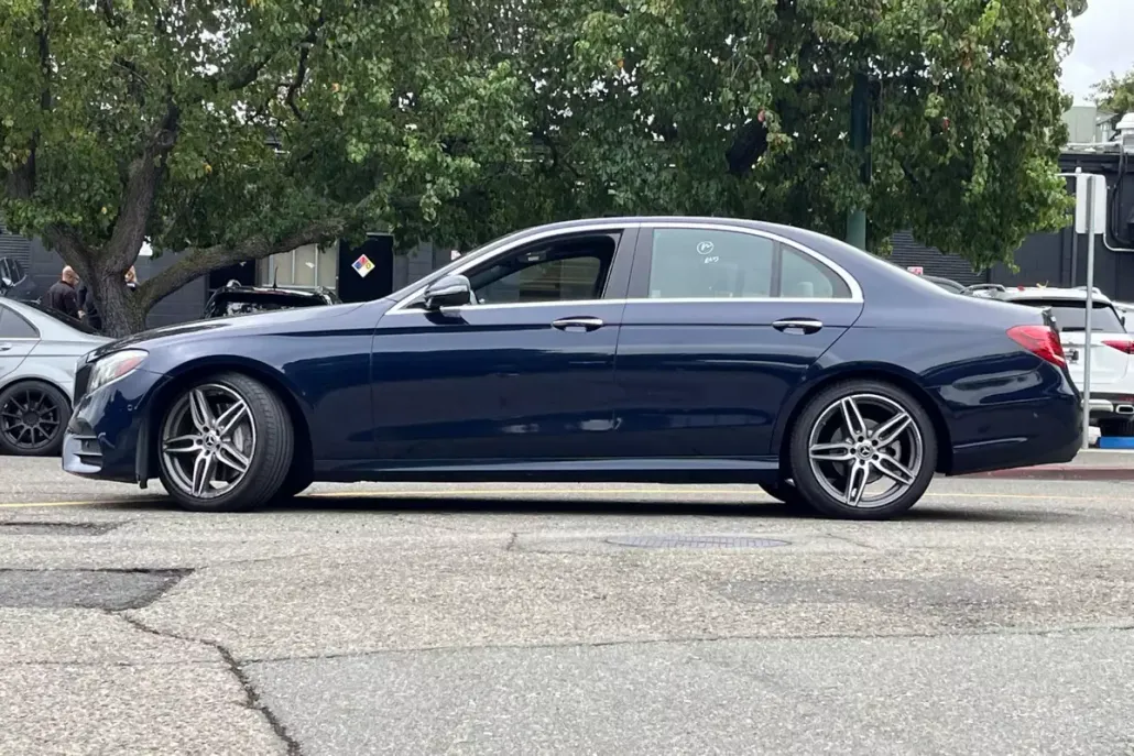 2018 Mercedes Benz E 300 Sedan photo 1