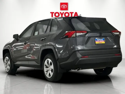 2025 Toyota RAV4 LE photo 4