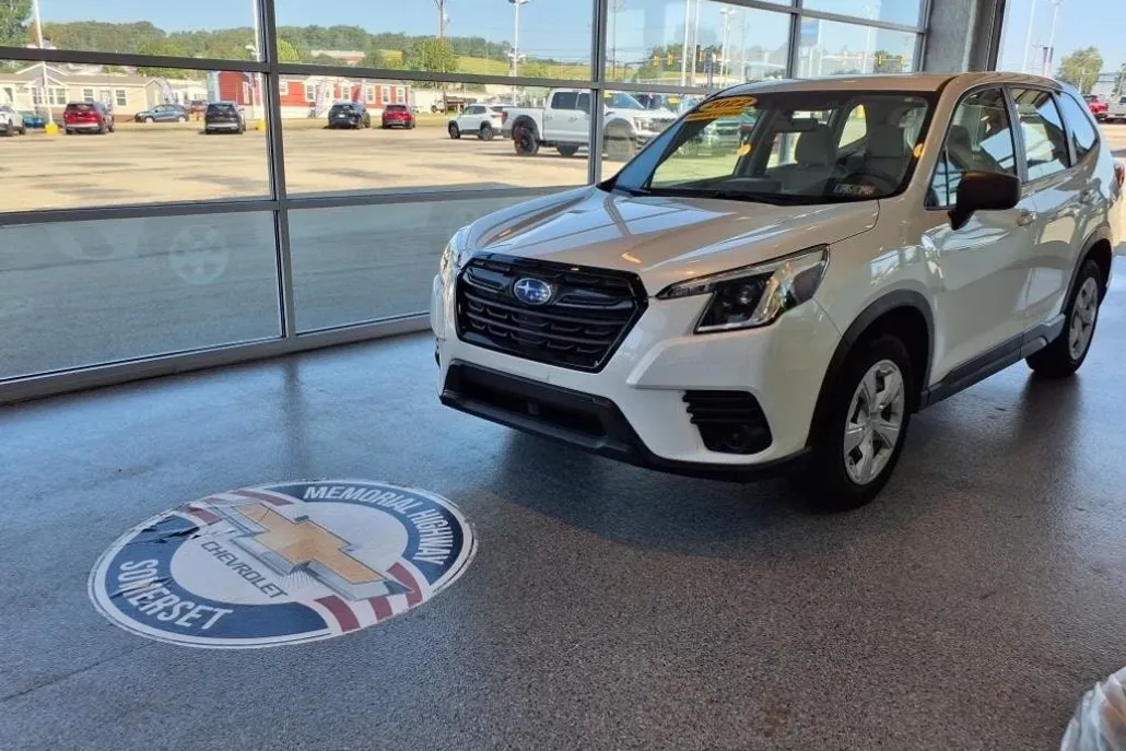 2022 Subaru Forester Base photo 1