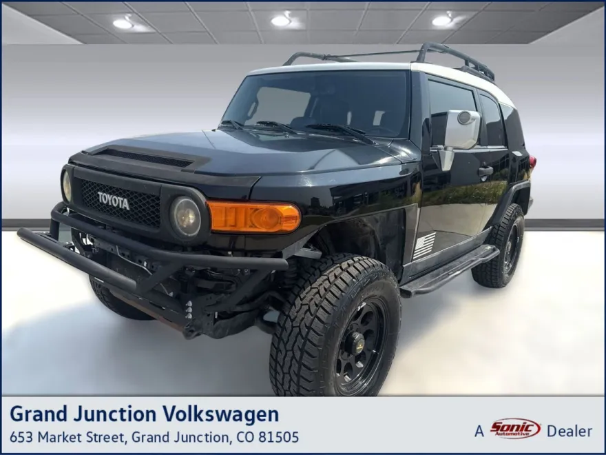 2013 Toyota FJ Cruiser Base photo 1