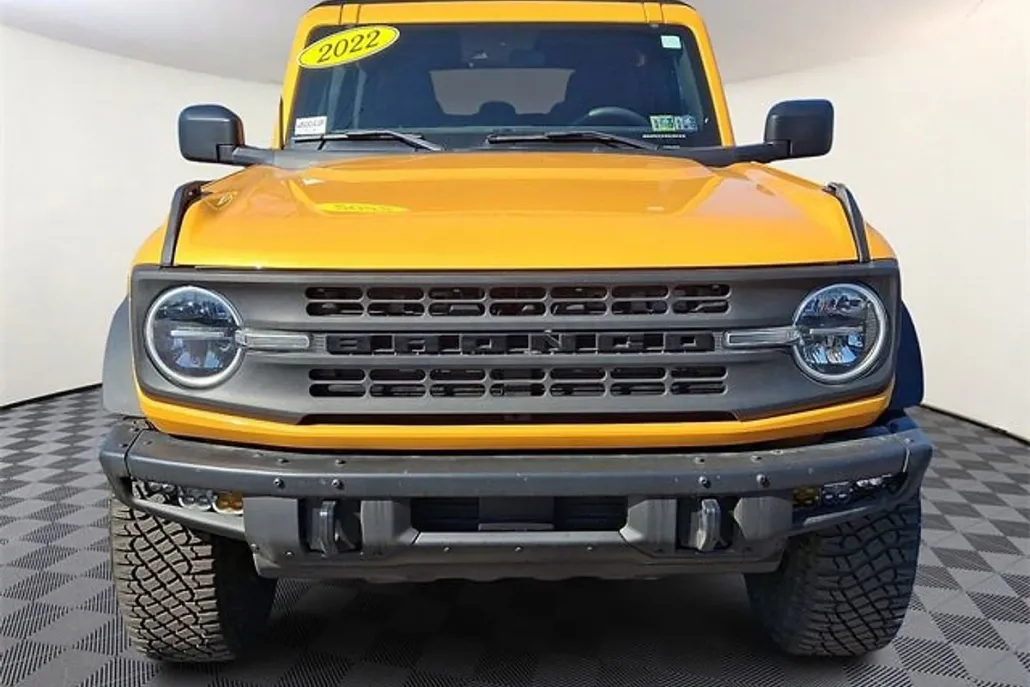 2022 Ford Bronco Base photo 1