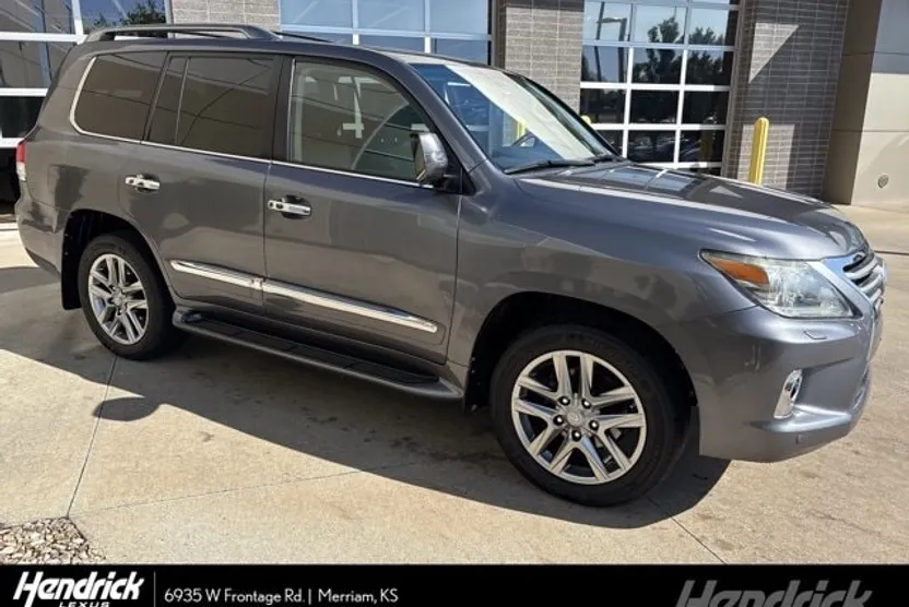 2013 Lexus LX 570 photo 1
