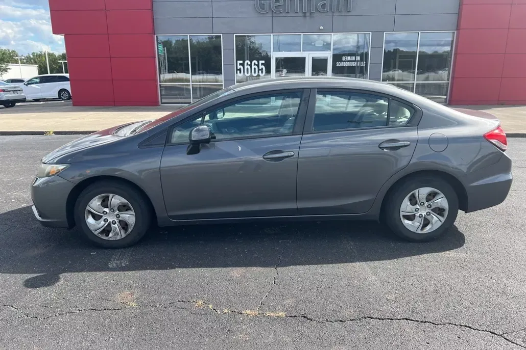 2013 Honda Civic LX photo 1