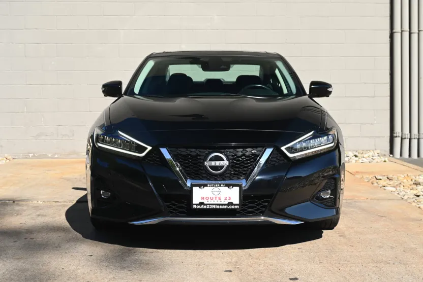 2023 Nissan Maxima Platinum photo 1
