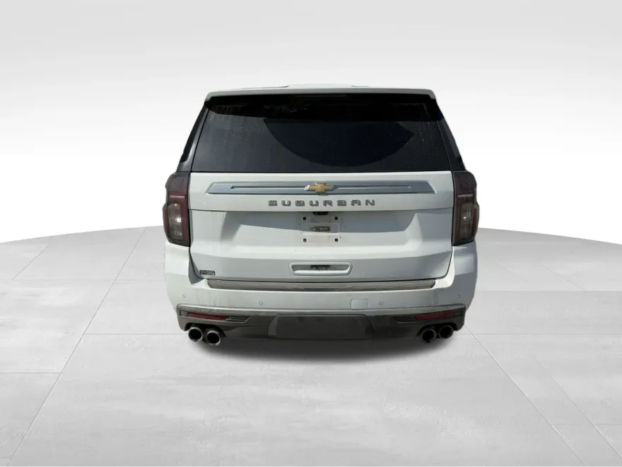 2024 Chevrolet Suburban High Country photo 1