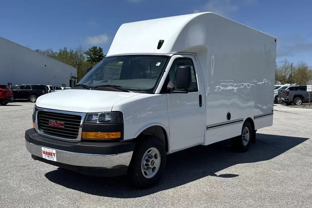 2025 Gmc Savana Cutaway 3500 photo 1