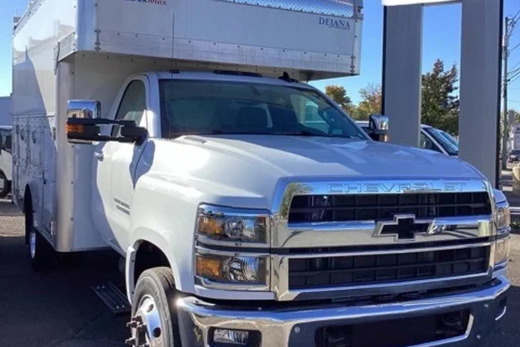 2023 Chevrolet Silverado 5500HD Work Truck photo 1
