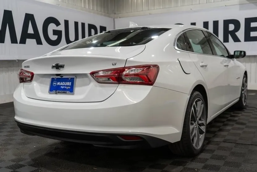 2023 Chevrolet Malibu 2LT photo 1