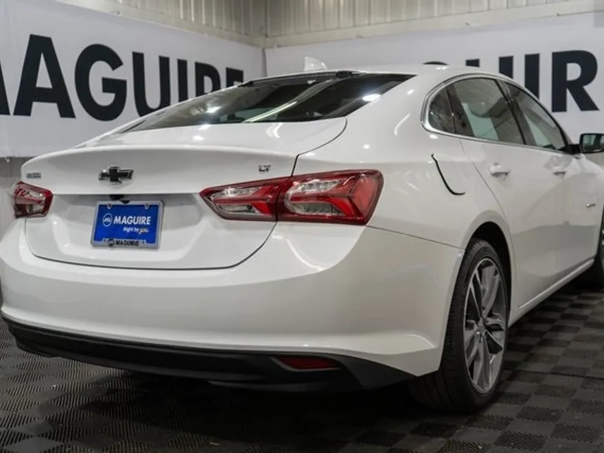 2023 Chevrolet Malibu 2LT photo 1
