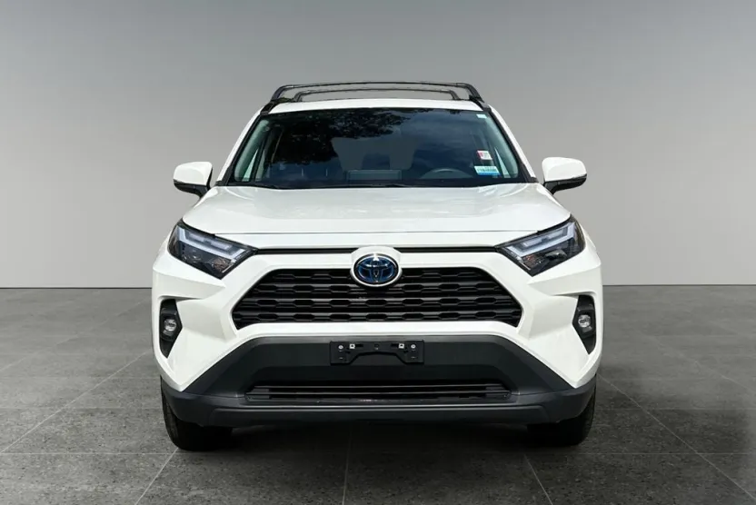 2022 Toyota RAV4 Hybrid XLE Premium photo 1