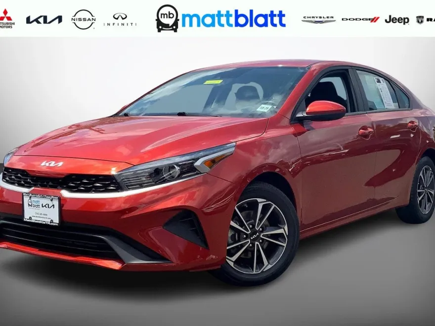 2023 Kia Forte LXS photo 1