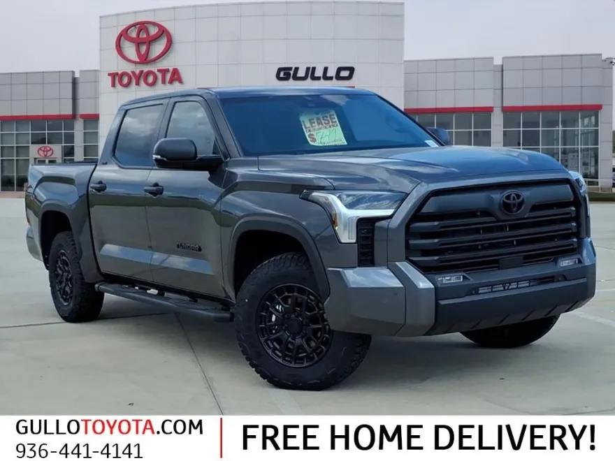 2026 Toyota Tundra SR5 CrewMax photo 1