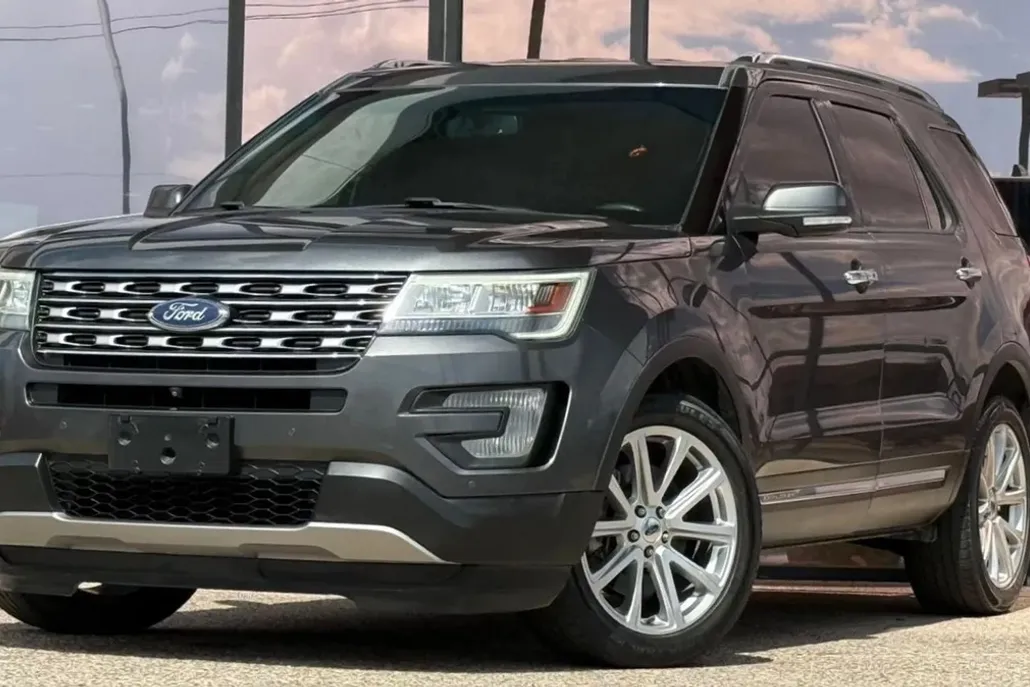 2017 Ford Explorer Limited Sport photo 1