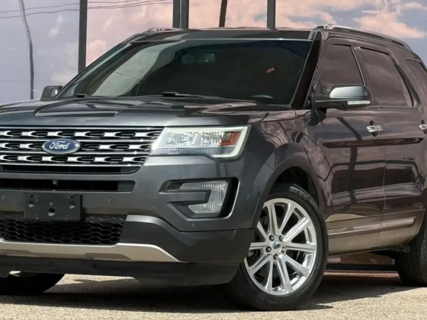 2017 Ford Explorer Limited Sport photo 1