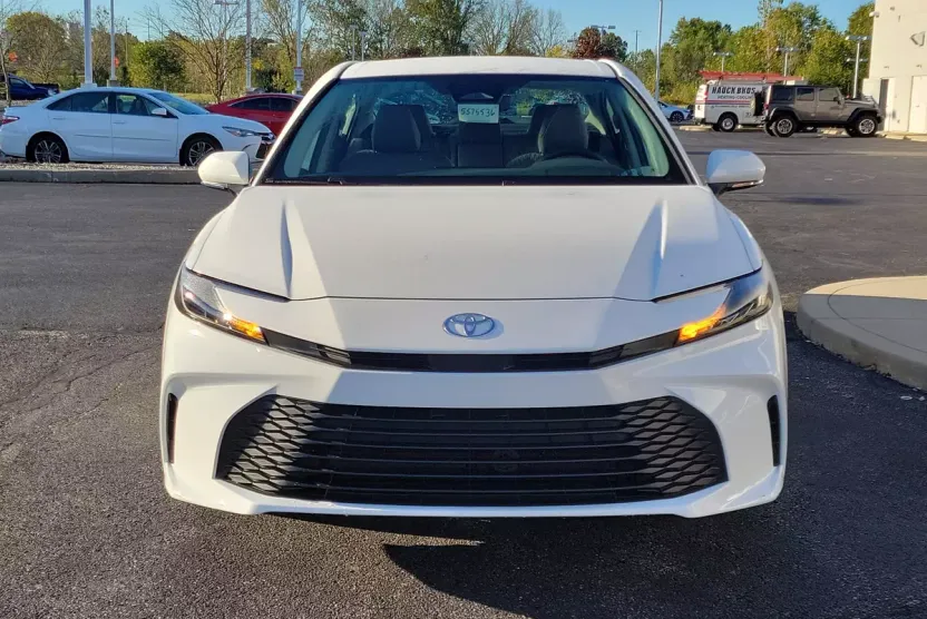 2026 Toyota Camry LE photo 1