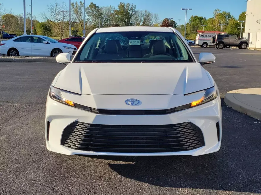 2026 Toyota Camry LE photo 1