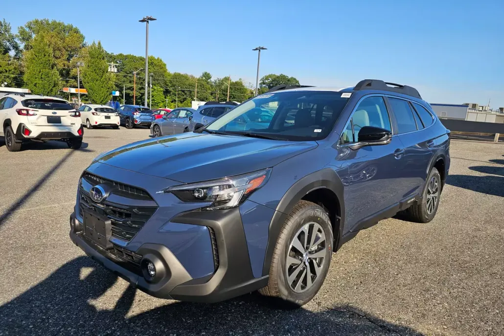2025 Subaru Outback Premium photo 1