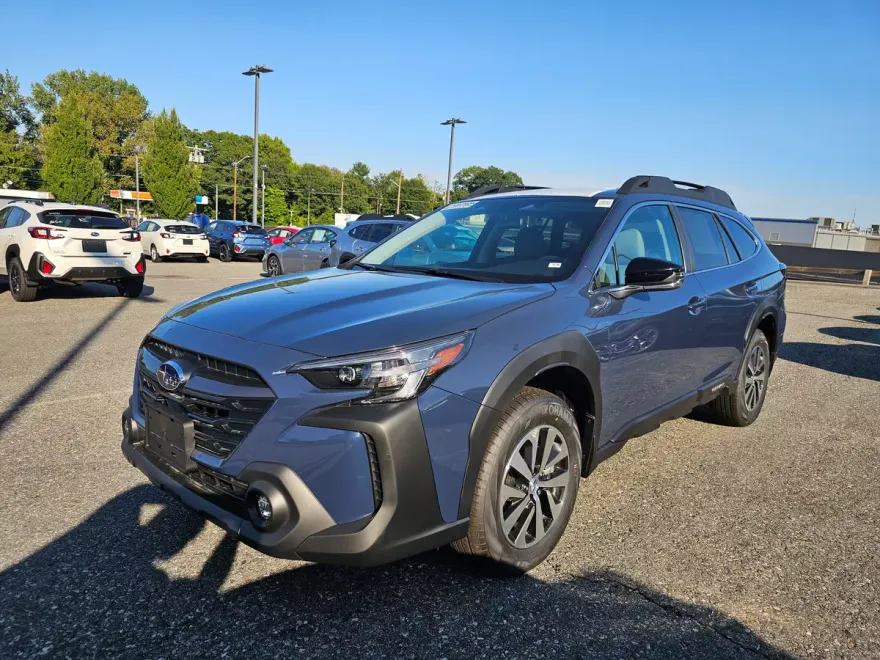 2025 Subaru Outback Premium photo 1