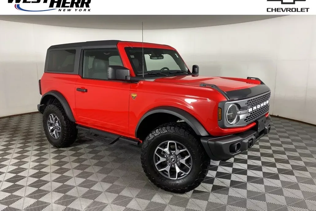 2023 Ford Bronco Badlands photo 1