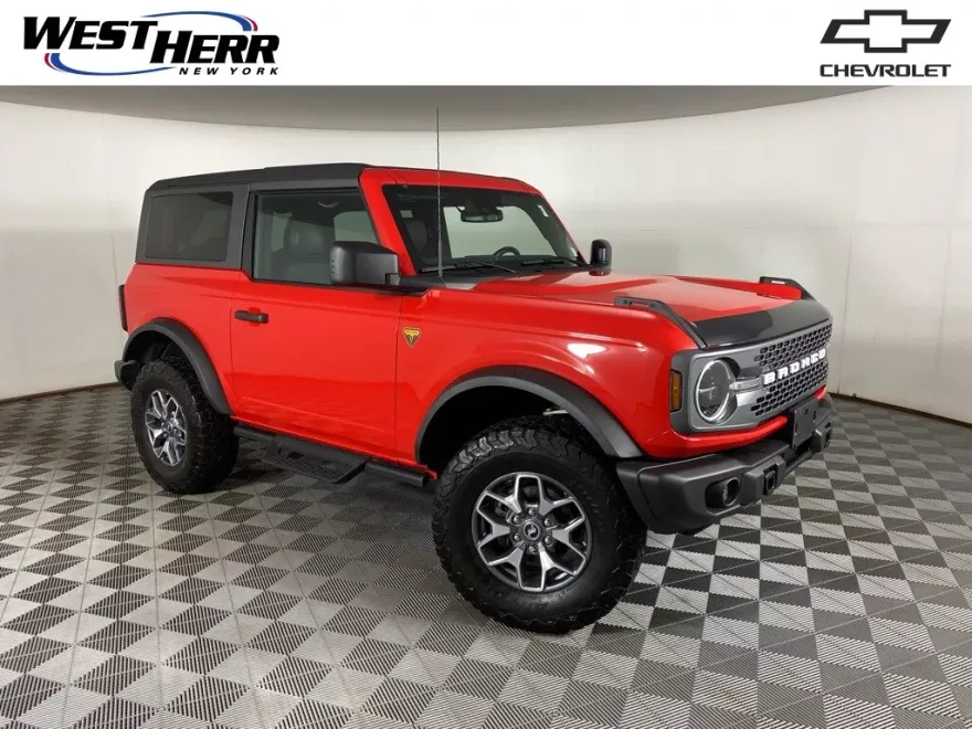 2023 Ford Bronco Badlands photo 1