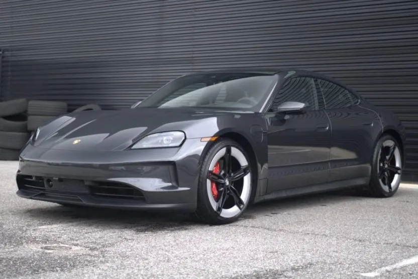 2025 Porsche Taycan 4S photo 1