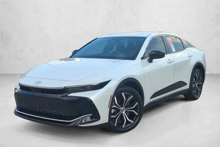 2026 Toyota Crown XLE photo 1