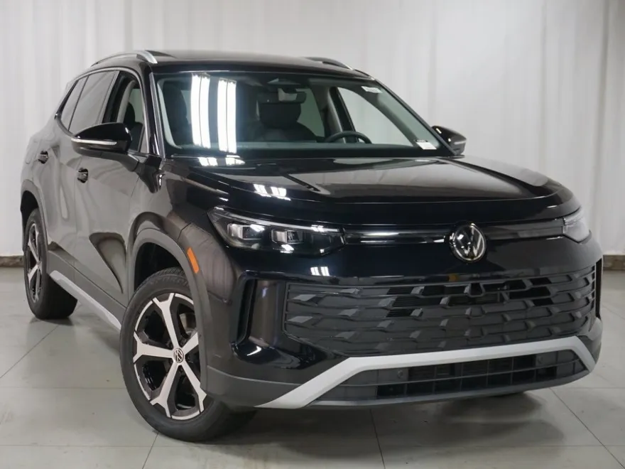 2025 Volkswagen Tiguan SE photo 1
